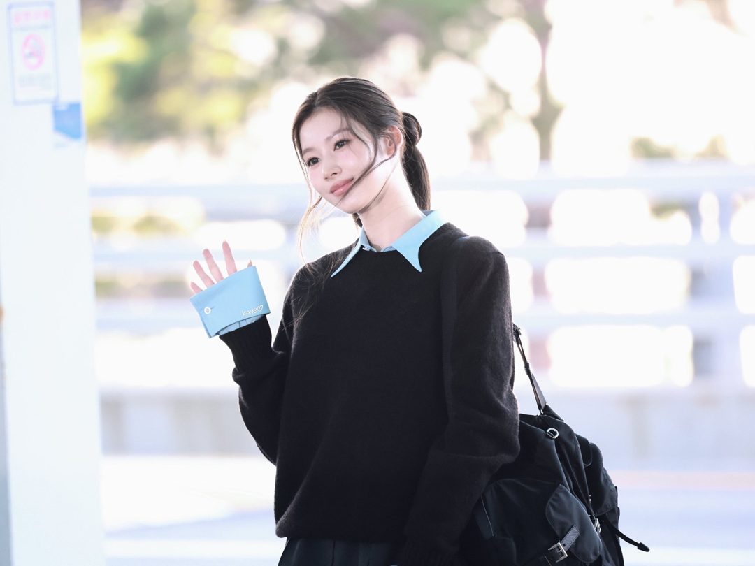 다녀올게요🩵 — 2/5